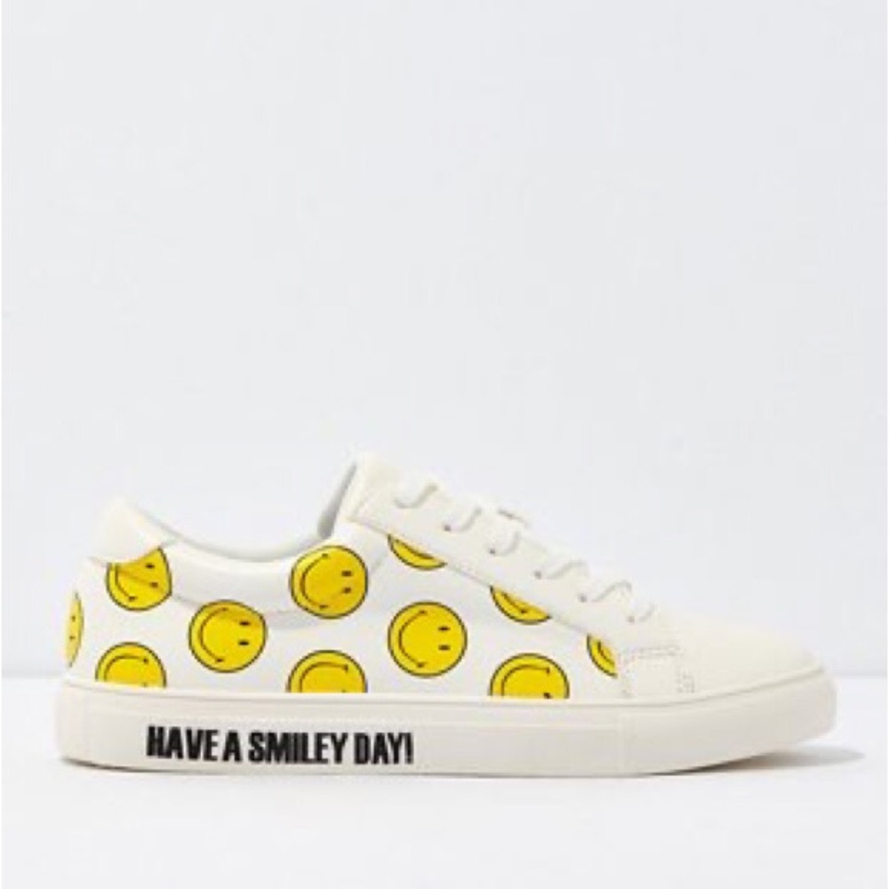 American eagle, smiley brand women’s shoes size 7
